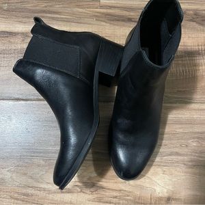 Steve Madden black Leather Dover Bootie